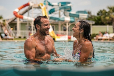Splash couple