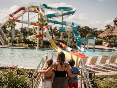 Splash pool wide